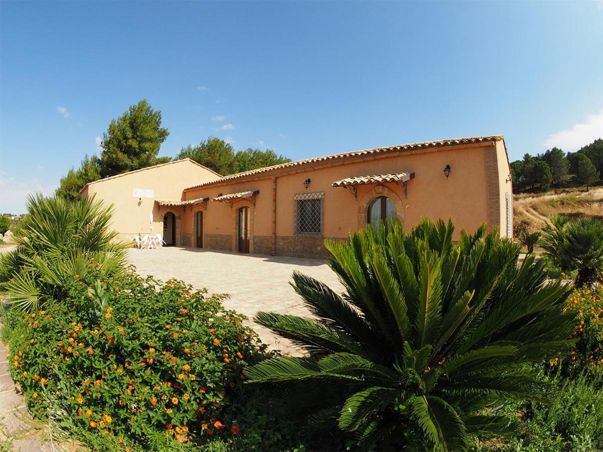 Agriturismo Il Drago Mirabella Imbaccari エクステリア 写真