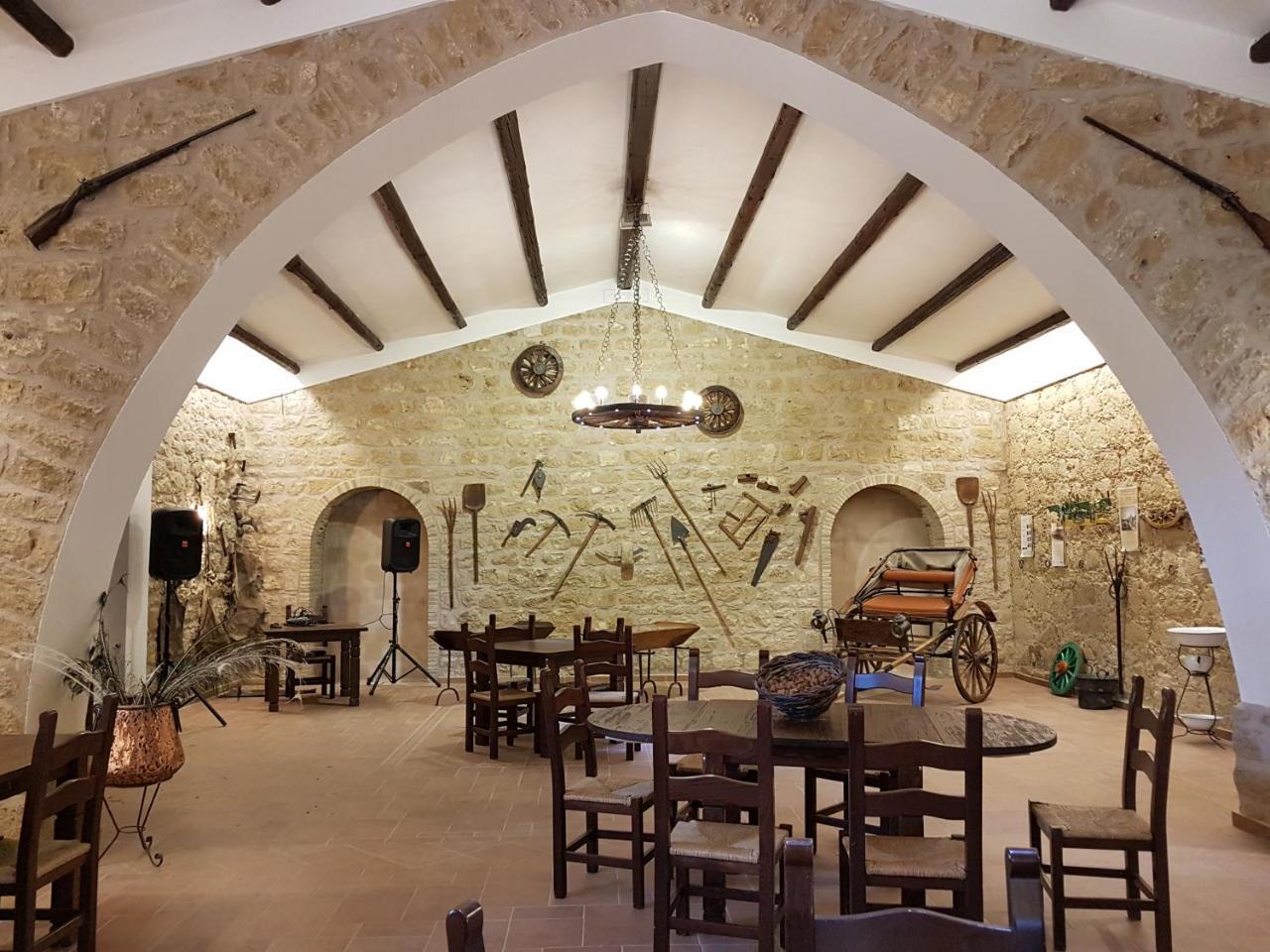 Agriturismo Il Drago Mirabella Imbaccari エクステリア 写真