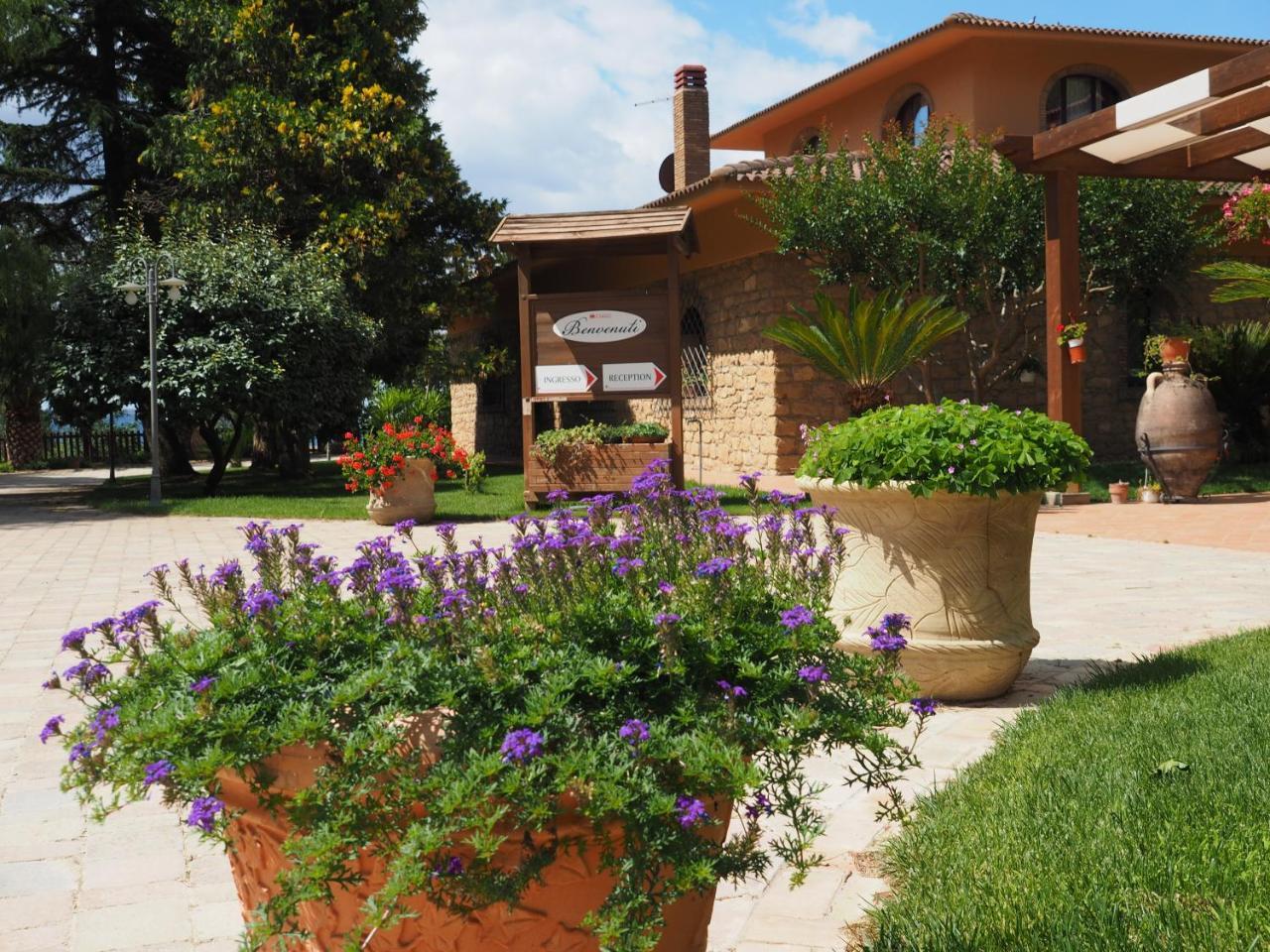 Agriturismo Il Drago Mirabella Imbaccari エクステリア 写真
