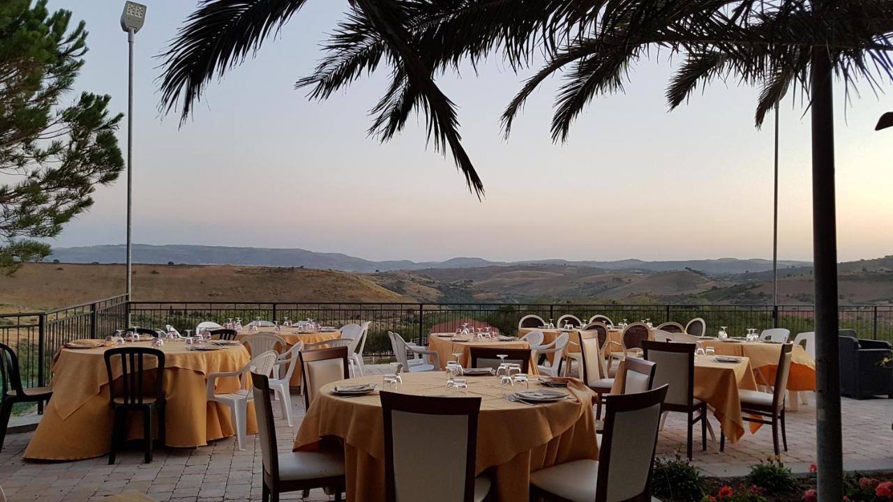 Agriturismo Il Drago Mirabella Imbaccari エクステリア 写真
